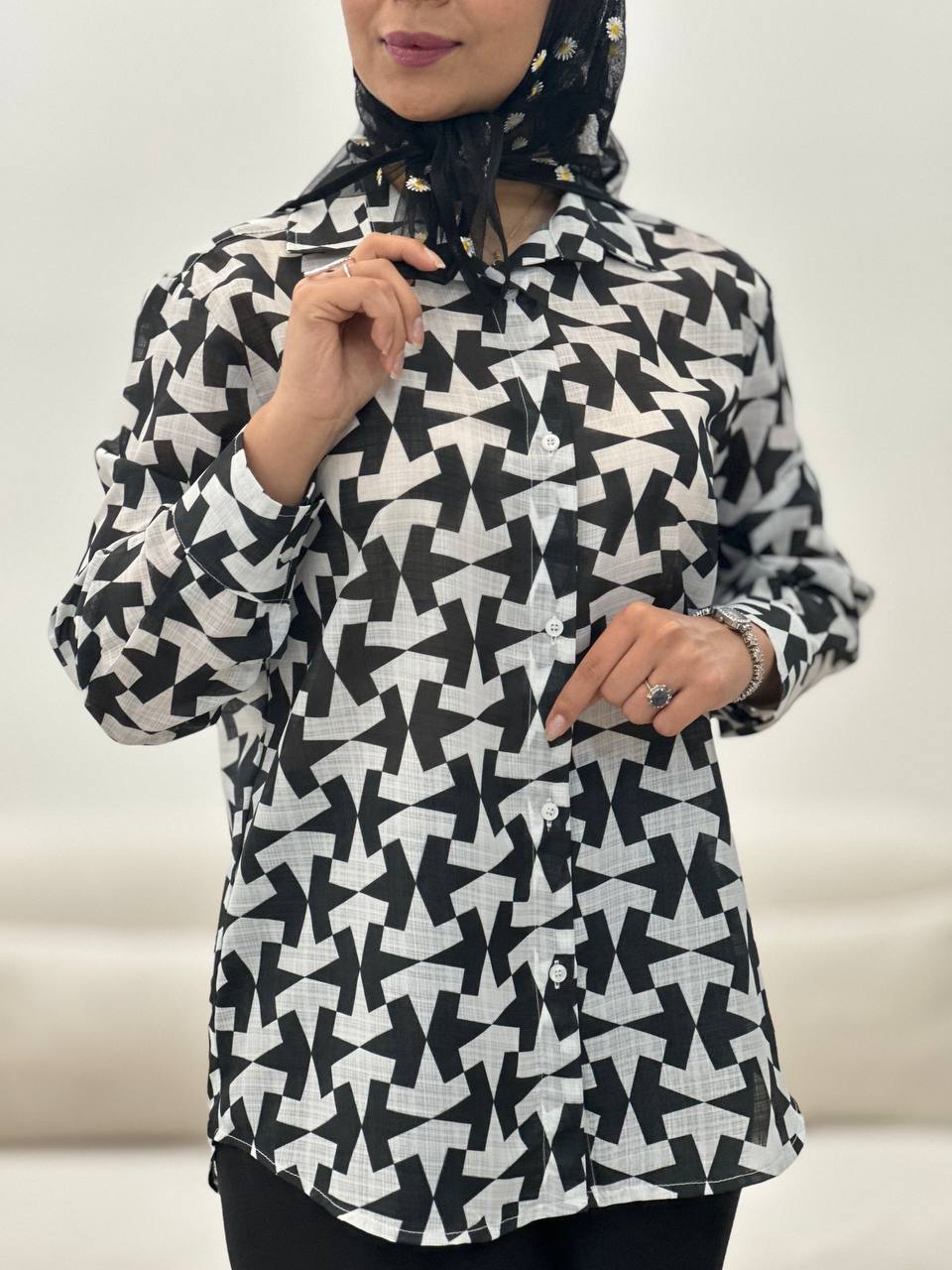 مانتو هندسی جنس نازلی رنگ سفید