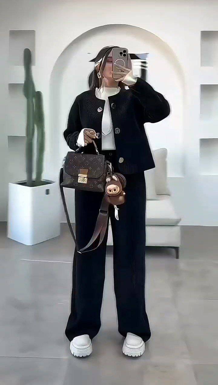 ست کت و شلوار مخمل زنانه آیسان رنگ مشکی
