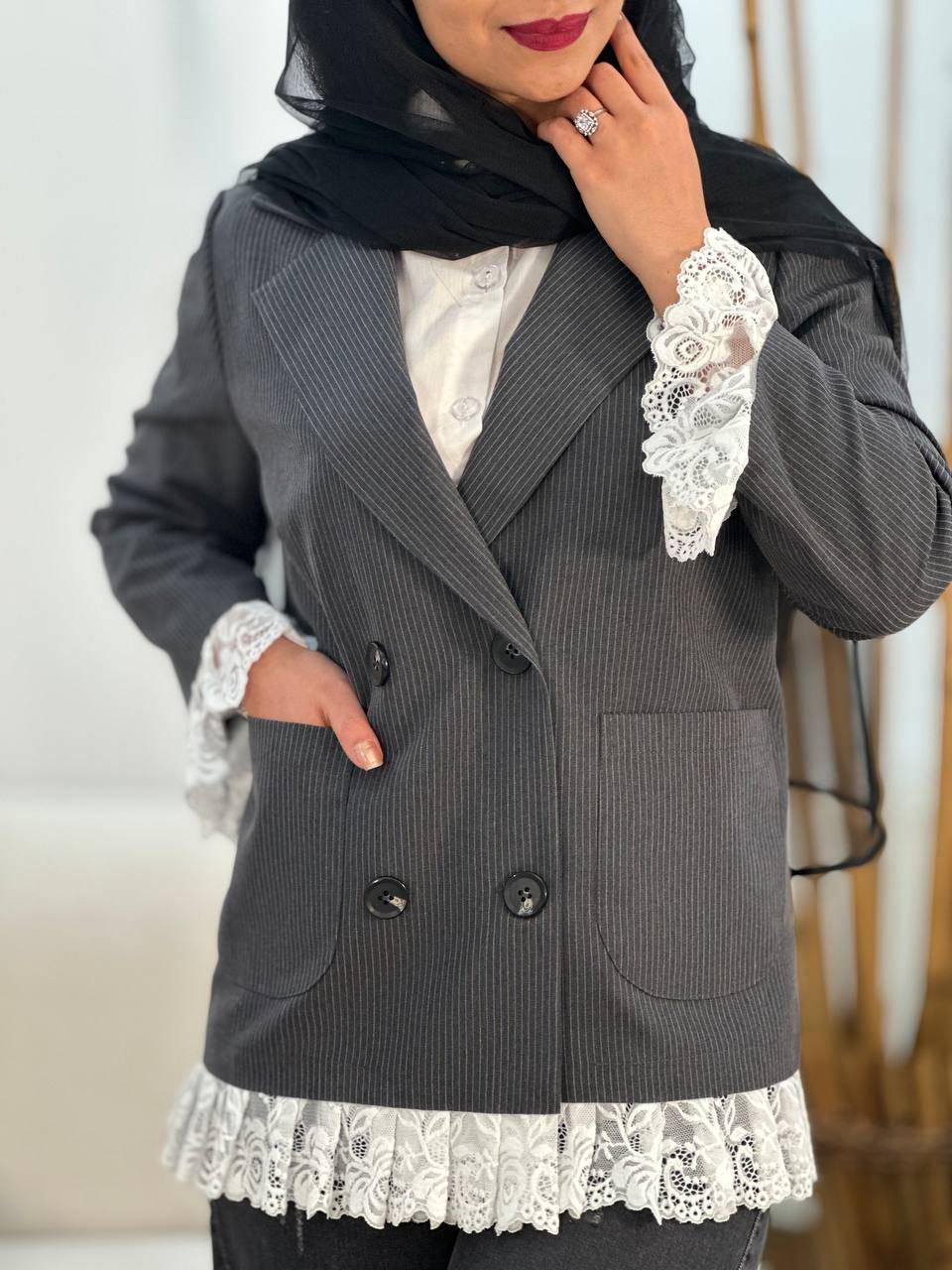 کت زنانه گیپوردار رنگ طوسی روشن